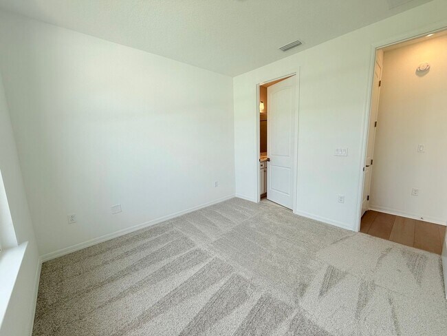 Building Photo - Sprawling 5BR/4.5BA Dream Home with 3-Car ...