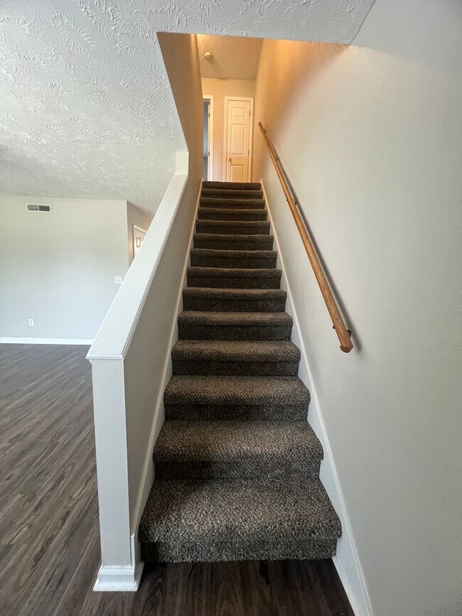 Building Photo - MOVE IN SPECIAL!  HALF OFF FIRST MONTHS RENT!