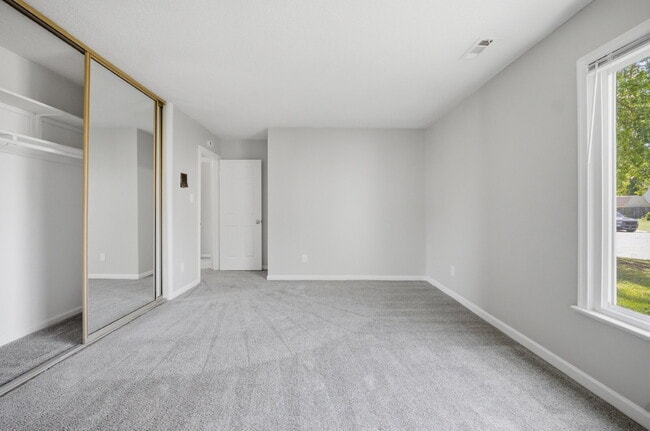 Building Photo - 3 BEDROOM RANCH HOME WITH GARAGE FOR RENT IN CENTRAL VIRGINIA BEACH!