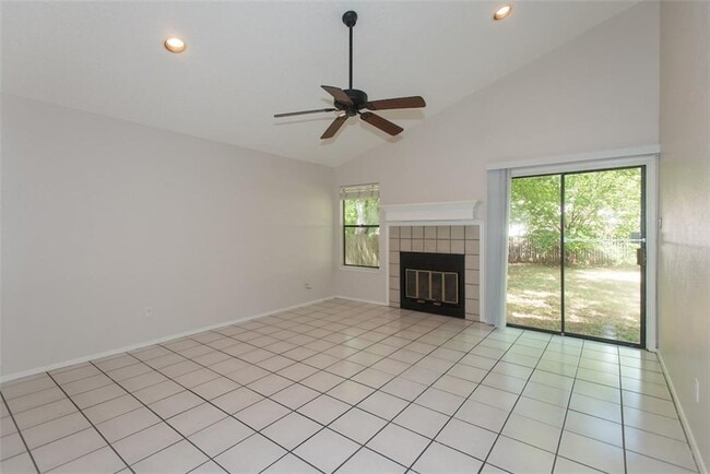 Building Photo - 12400 Tomanet Trail