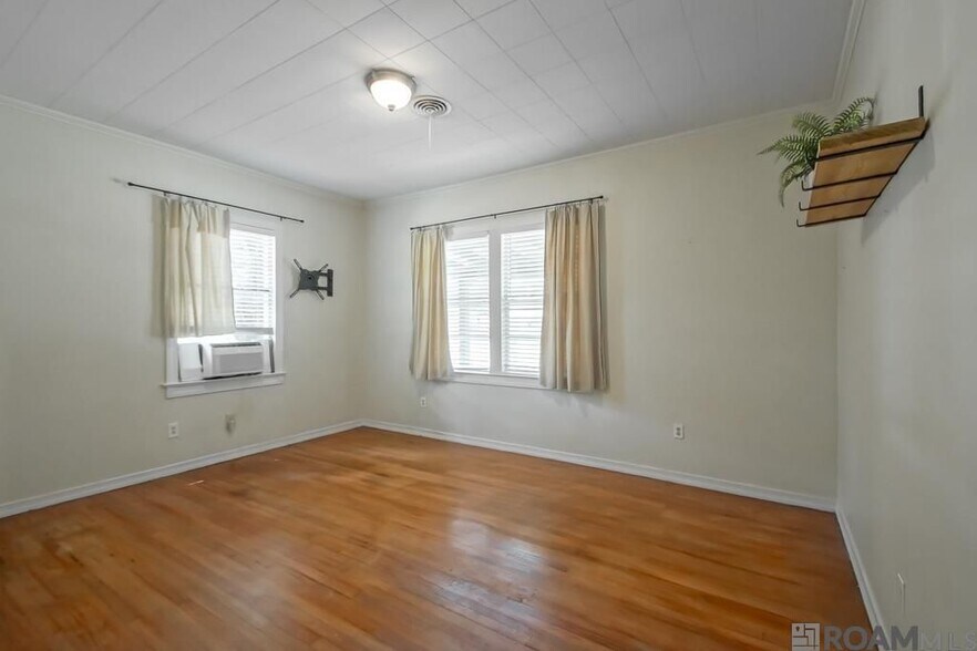 Building Photo - 110 St Jude St