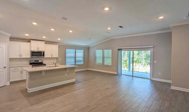 Building Photo - 126 Zancara St