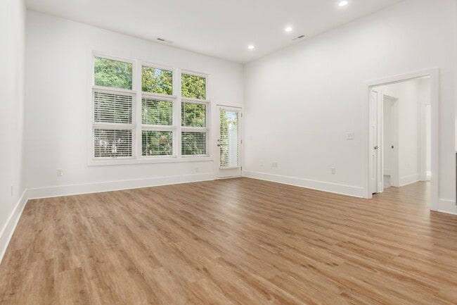 Building Photo - 2978 Bernard View Ln