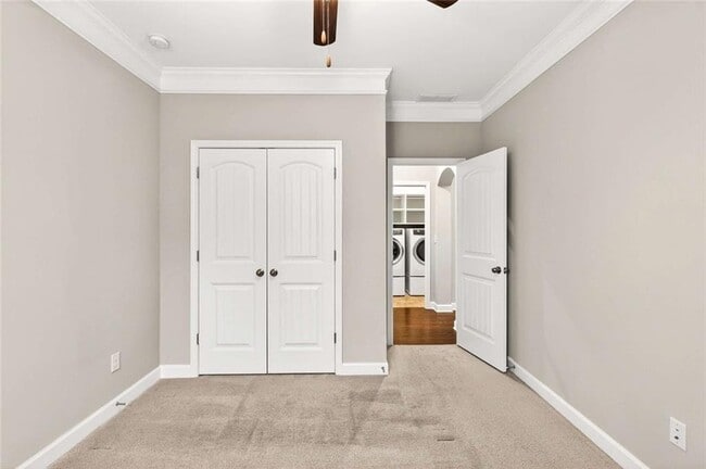 Building Photo - 4930 Alexandria Ave