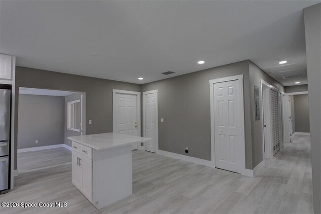 Building Photo - 983 Beechfern Ln