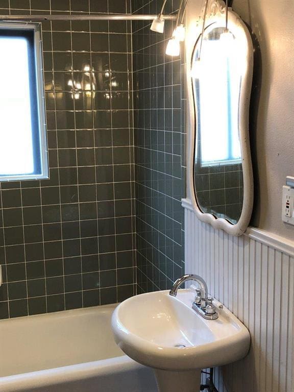 Building Photo - 2107 Newton St