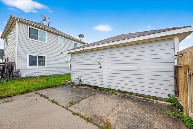 Building Photo - 20721 Patriot Park Ln