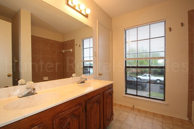 Building Photo - Perfect Two-Story