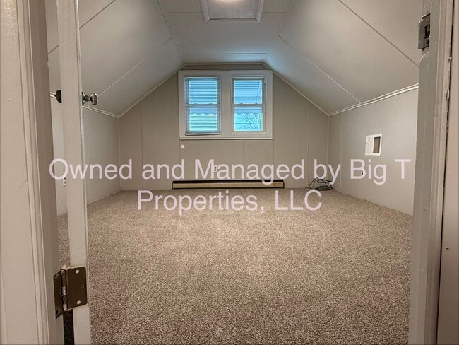 Building Photo - Family Home in Wilmington