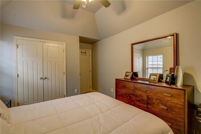 Building Photo - Stunning Edmond Home- Regency Pointe-Neigh...