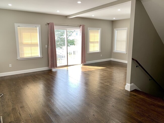 Building Photo - 178 Highland Ave