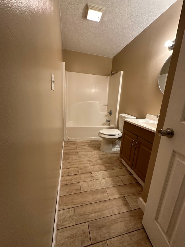 2nd bathroom - 5 Laudeac Ct
