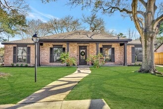 Building Photo - 1610 San Sebastian Ln