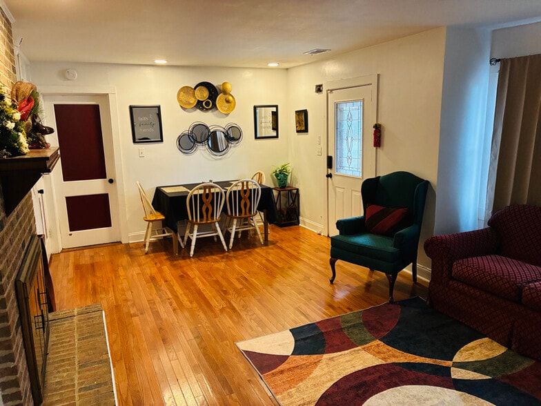 Building Photo - 6107 Rockbridge Rd SW