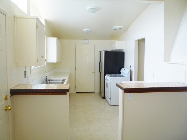 Building Photo - Poway Three Bedroom Home for Rent