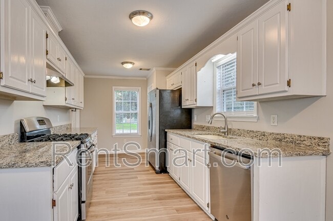 Building Photo - 4705 E Creek Mill Ct