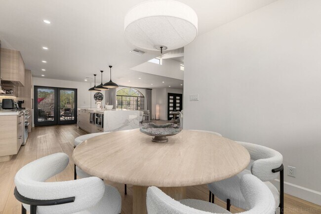 Building Photo - STUNNING. MODERN LUXURY OASIS In Scottsdale- 4 Bed/3 Bath plus Casita