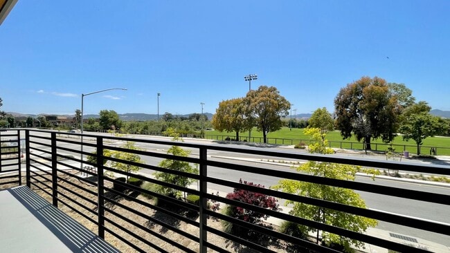 Building Photo - Newer Construction 1 Bedroom in the Ironwo...