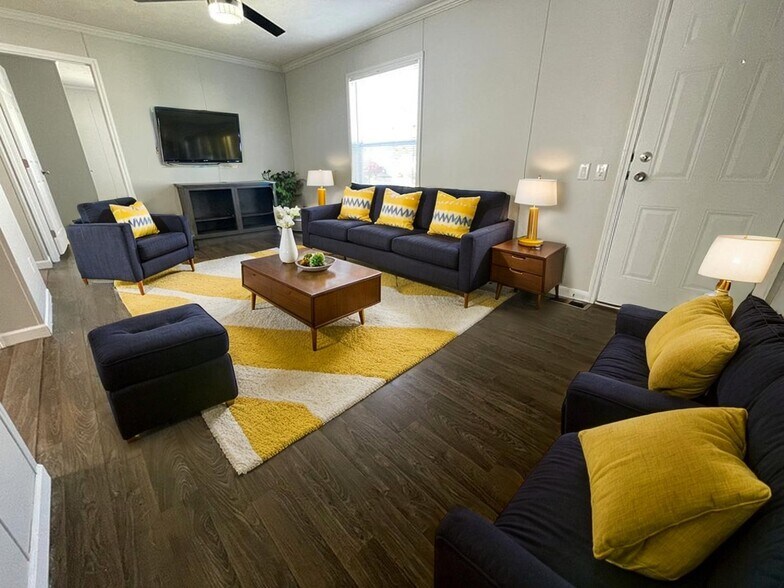 Building Photo - 38012 Chilver Ave