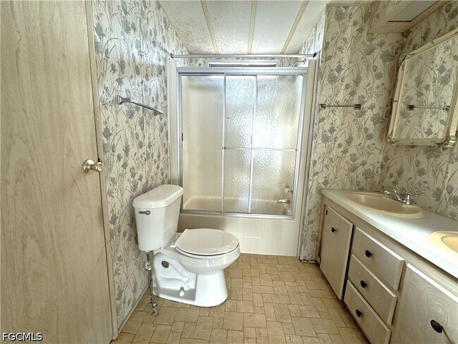 Building Photo - 280 Flame Ln