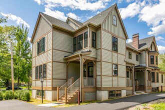 Building Photo - 22 Dickinson St