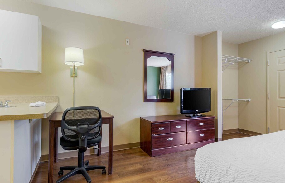 Building Photo - Furnished Studio-Raleigh - RDU Airport