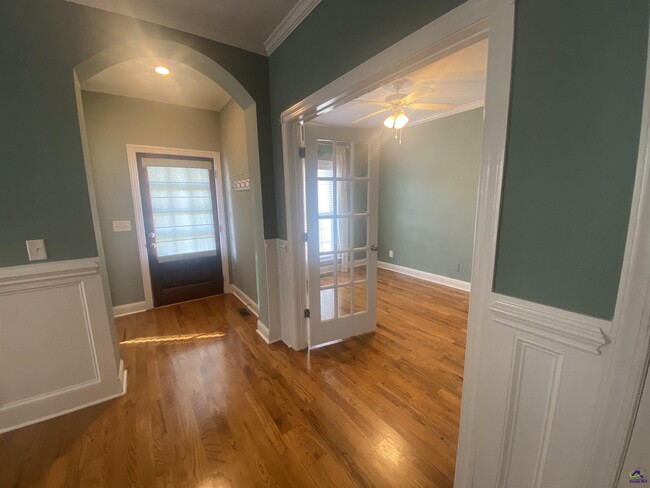 Building Photo - 338 Ivystone Dr