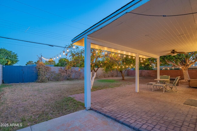 Building Photo - 1909 E Bethany Home Rd