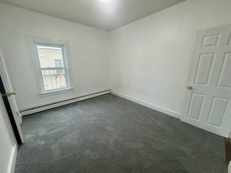 Building Photo - 61 John St