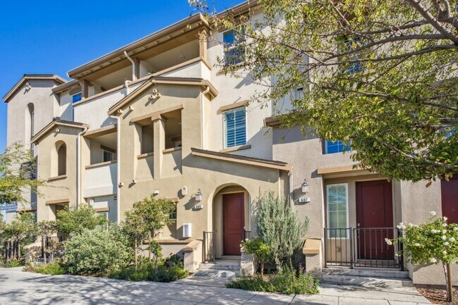 Primary Photo - 605 El Camino Real