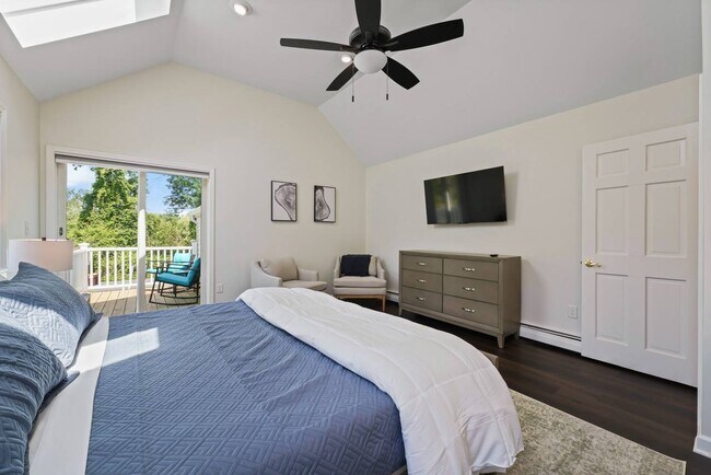 Building Photo - 1439 NY-9P
