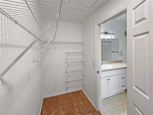 Building Photo - 860 Grand Regency Pointe