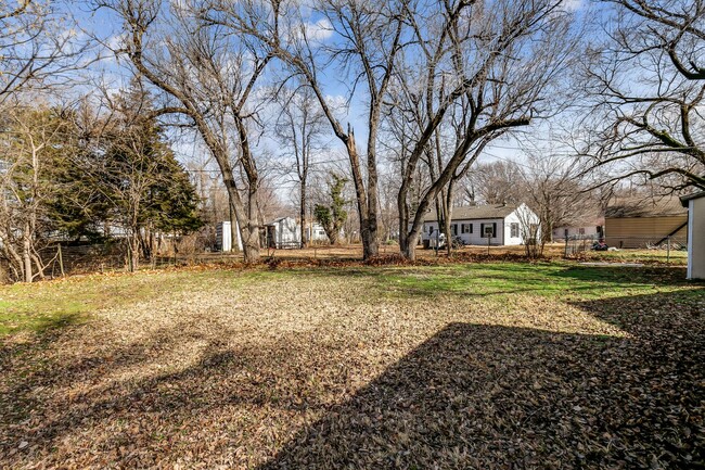 Building Photo - Beautifully remodeled 3 bedroom/1 bath in ...