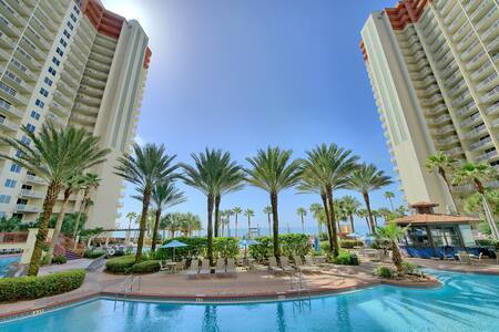 Building Photo - 9900 S Thomas Dr