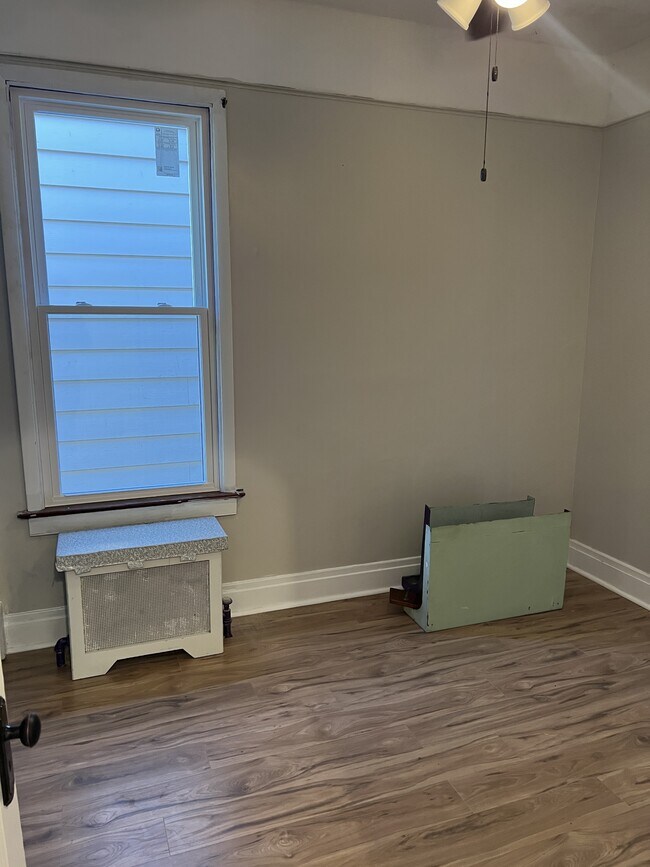 Building Photo - 9757 S Ave M