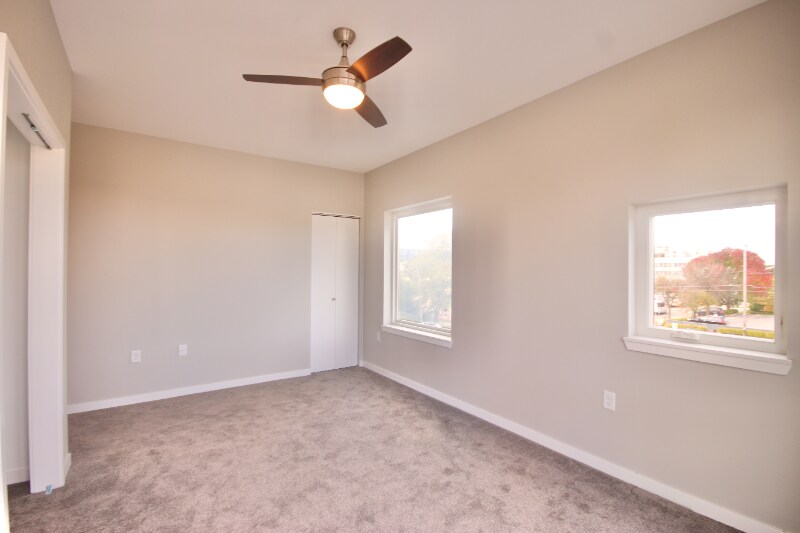 Building Photo - 2208 N Newhall St