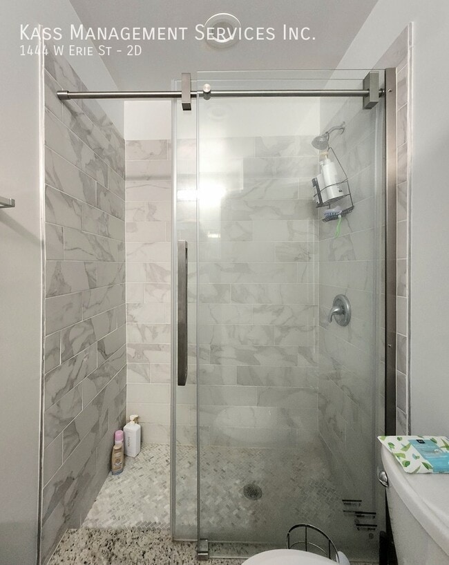 Building Photo - 1444 W Erie St