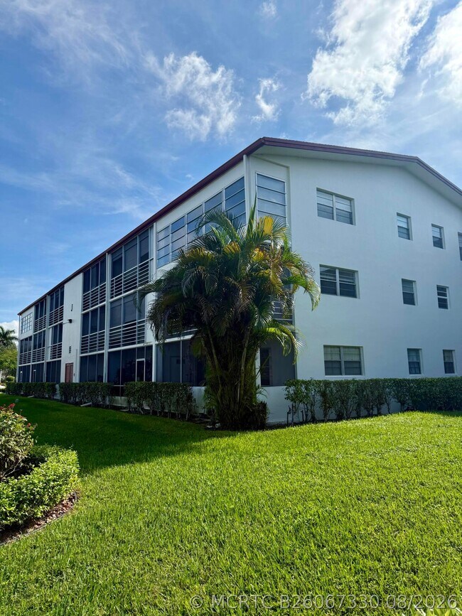 Building Photo - 9774 Glades Rd