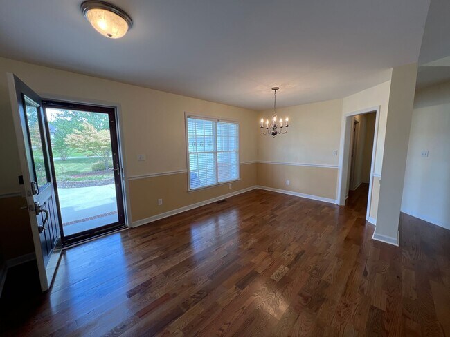 Building Photo - For Rent in Charleston Ridge
