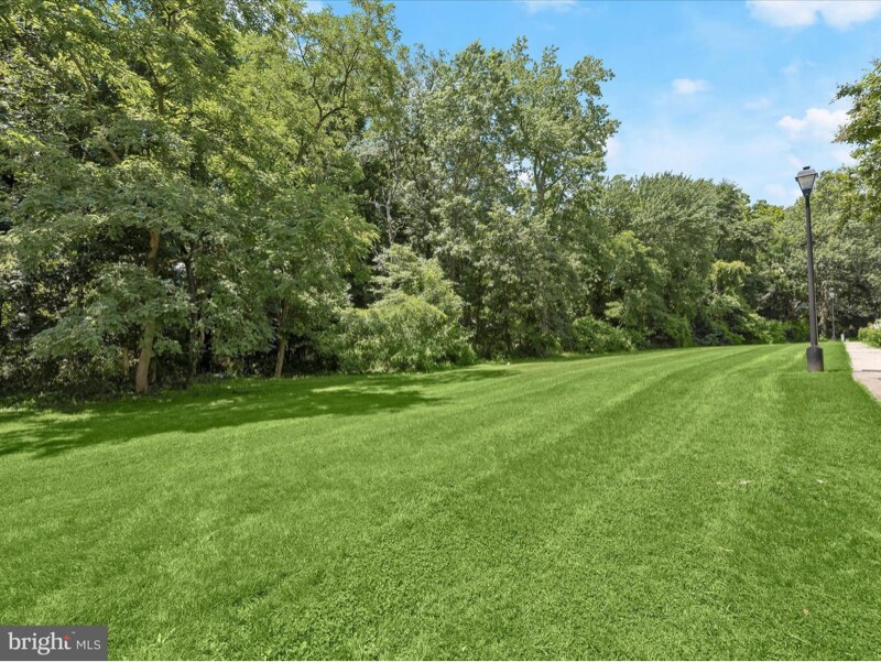 Building Photo - 10 Ironstone Ct