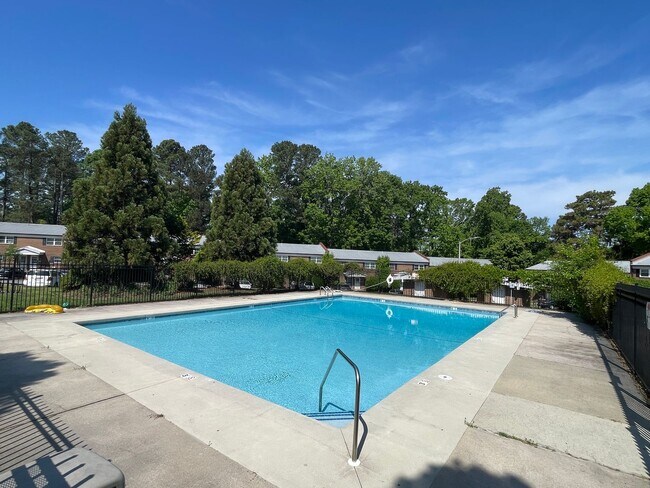 Building Photo - Incredible location! Fidelity Court offers comfort and convenience in the heart of Carrboro...