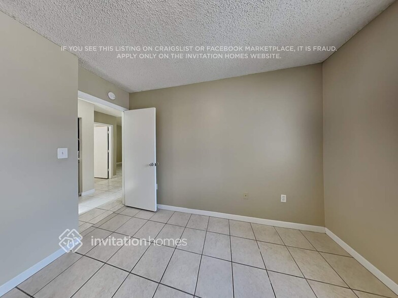 Building Photo - 3568 W 72nd St