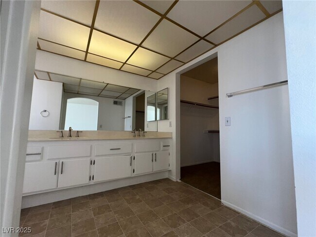 Building Photo - 1908 Misty Glade Dr