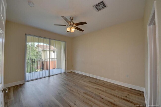 Building Photo - 44 SE Sedona Cir