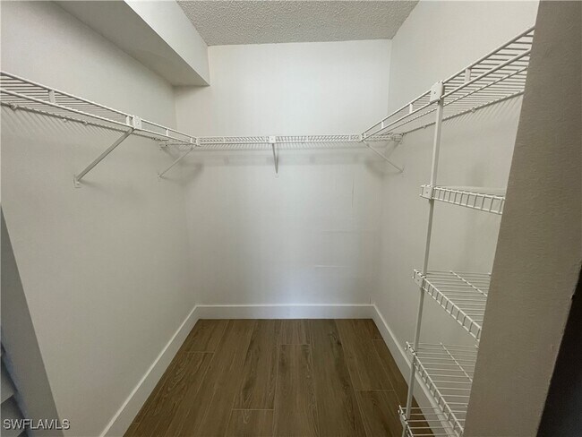 Building Photo - 5323 Summerlin Rd