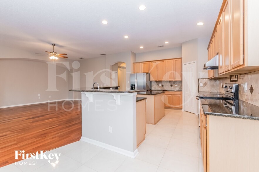 Building Photo - 2970 Thorncrest Dr