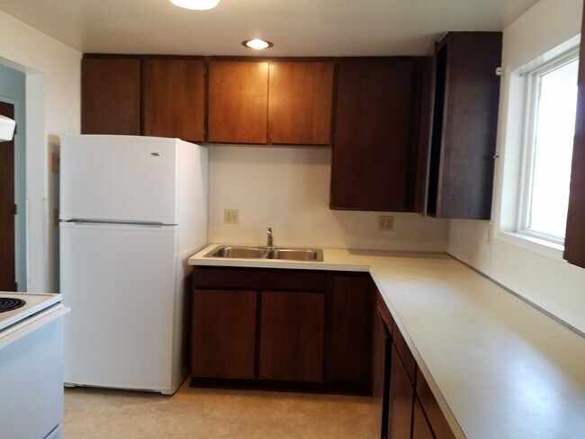 Kitchen - 110 N Dean St
