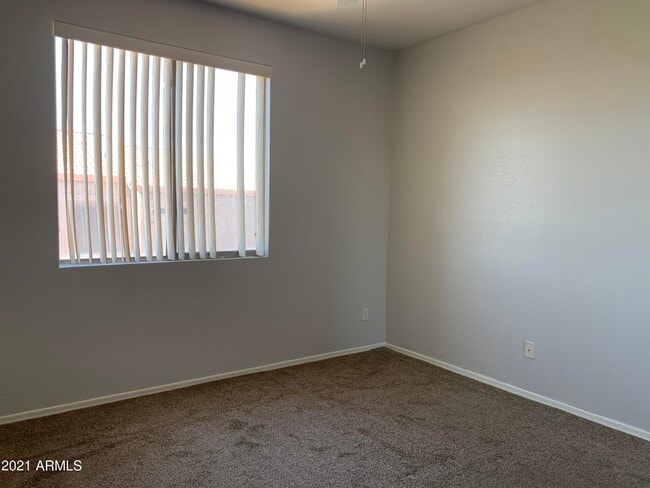 Building Photo - 16906 S Cedarwood Ln