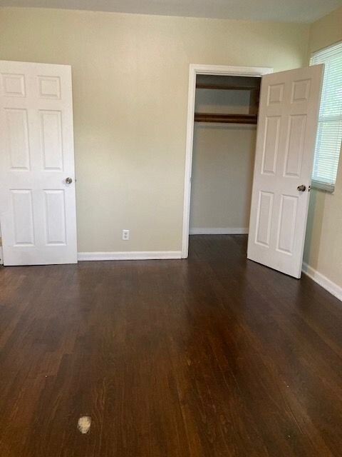 Building Photo - 318 W Xenia Dr