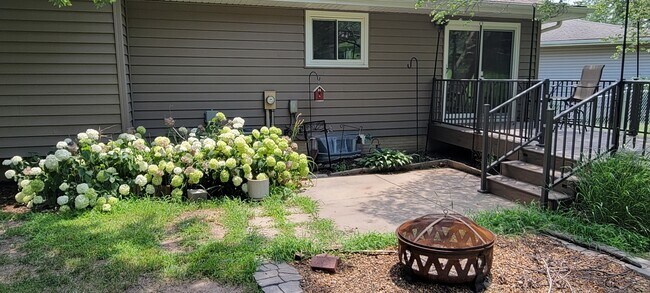 Building Photo - 5208 Ascot Cir